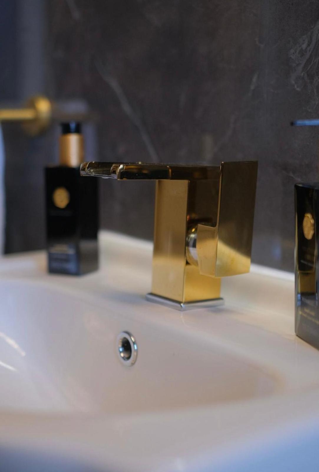 Luxury Apartment ดันดี ภายนอก รูปภาพ
